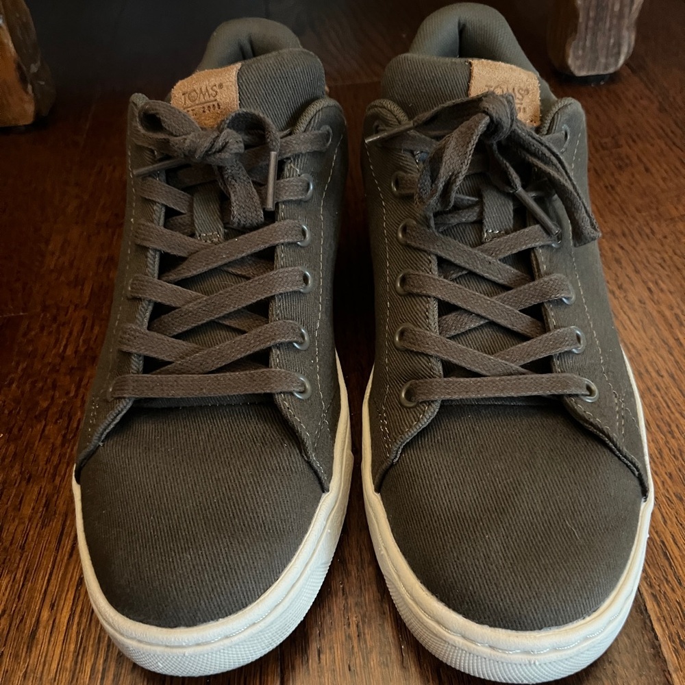 TOMS Men's TRVL LITE Lace-Up Sneaker